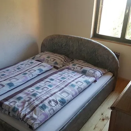 Una بيهاتش