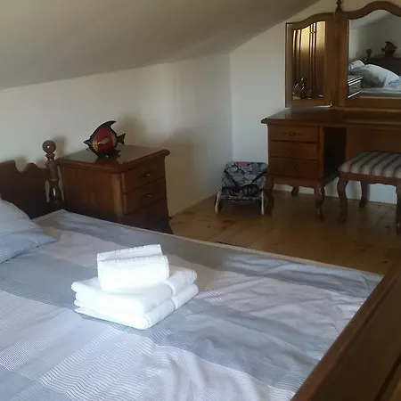 Una